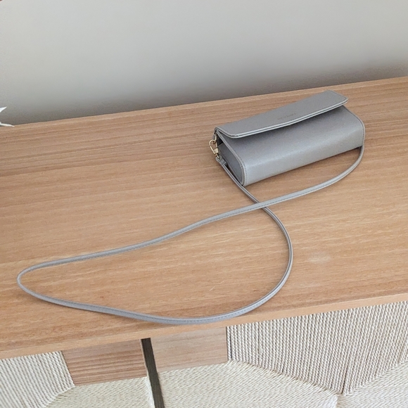 Matt & Nat Crossbody Bag - Picture 3 of 7